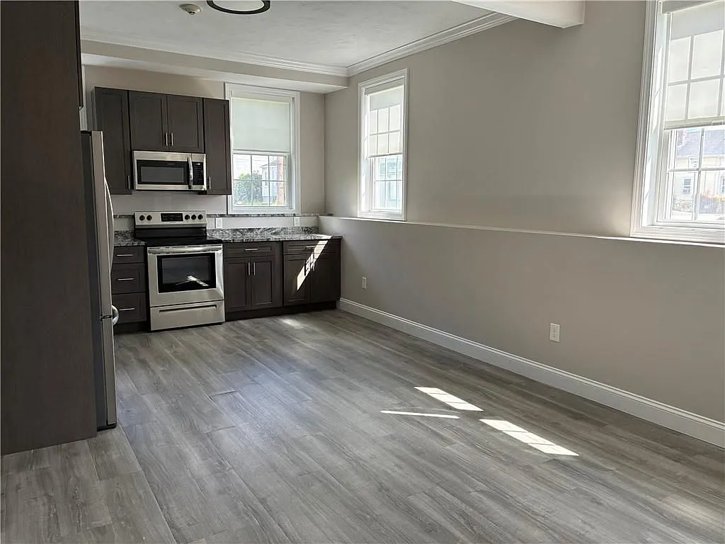 1 bed, 1.0 bath, 600 sqft, $1,800 — Photo 2