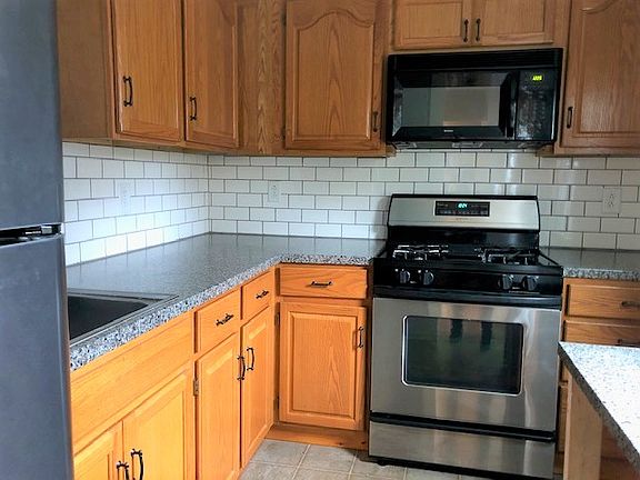2nd image of 48 South St #2