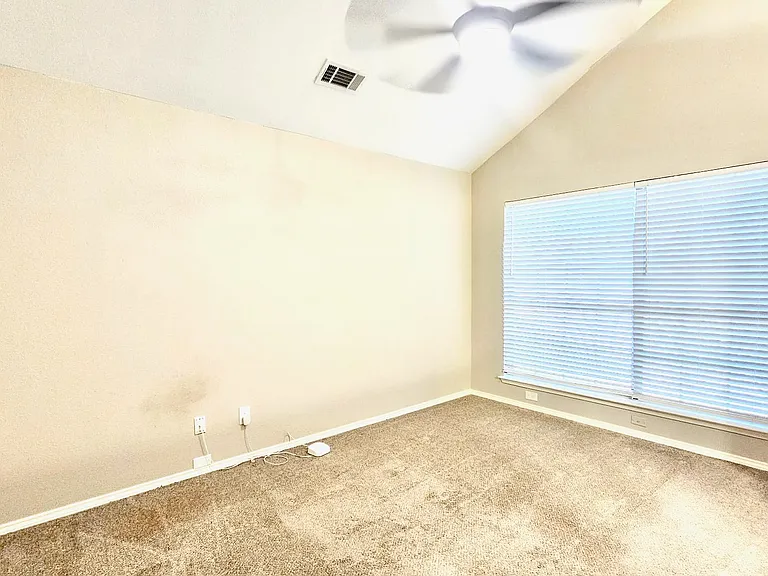 500 Lake Forest Dr — Photo 12