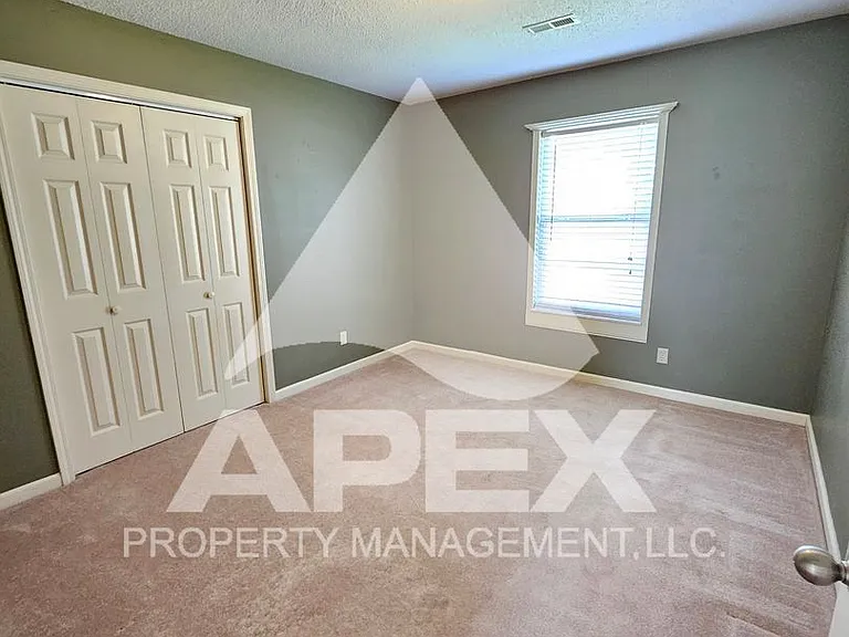 2528 Cinema Dr — Photo 19