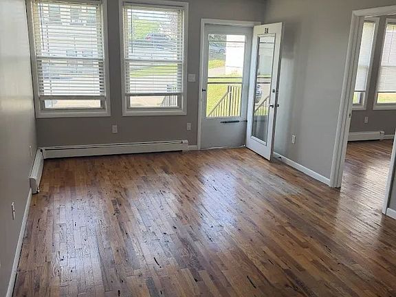 3rd image of 321 Monroe St APT 3A