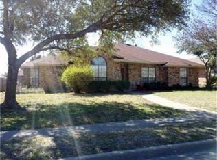 317 W Lisa Ln, Cedar Hill, TX 75104