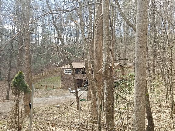 2nd image of 338 Orchard Hl