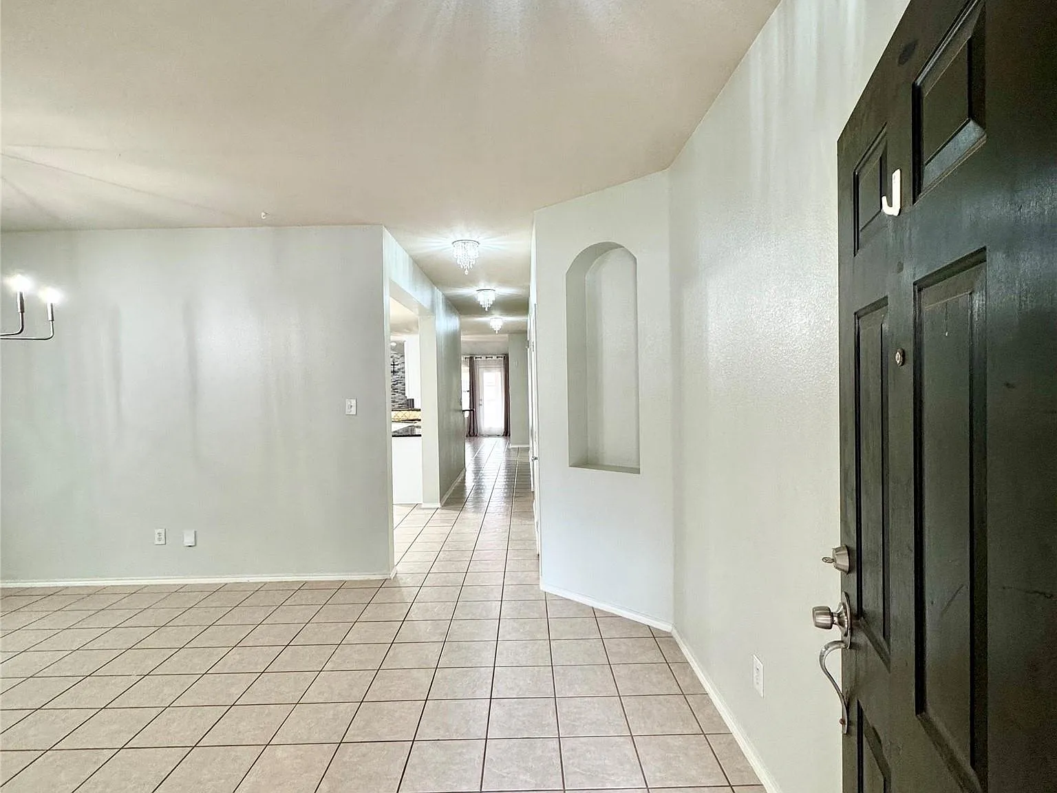 3 bed, 2197 sqft, $2,500 — Photo 4