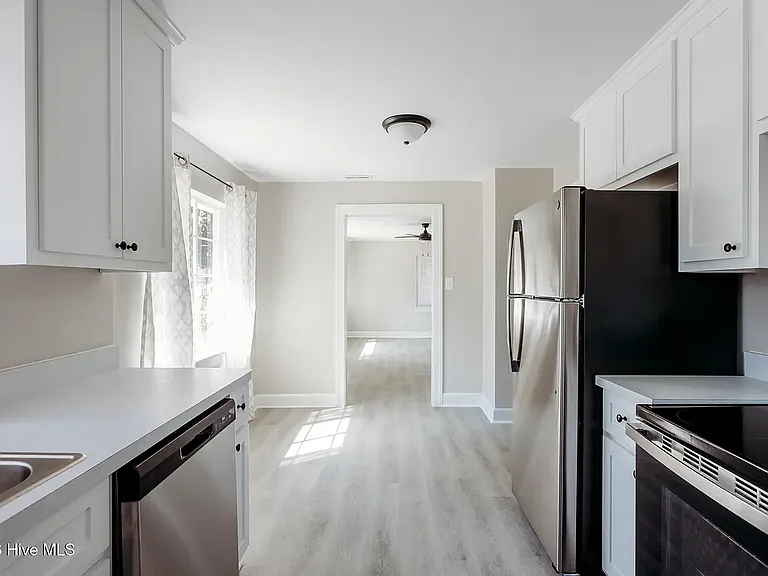 508 Woodard St NE — Photo 4
