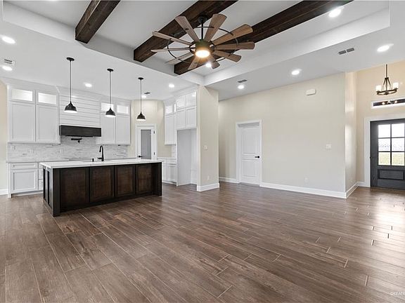 4th image of 732 Milania Dr