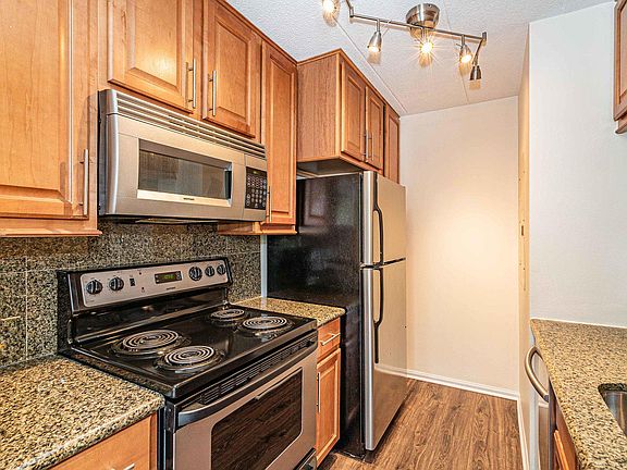 4th image of 75 Kristin Cir APT 218
