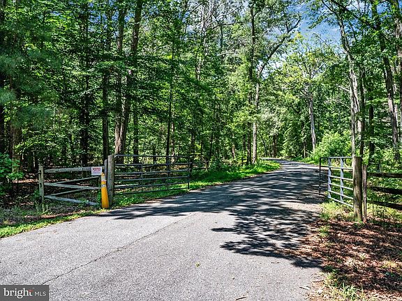 2nd image of 201 Wye Woods Way