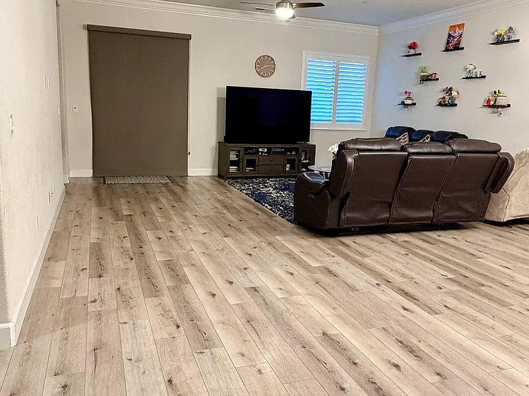 2930 Shady Acres Loop — Photo 4