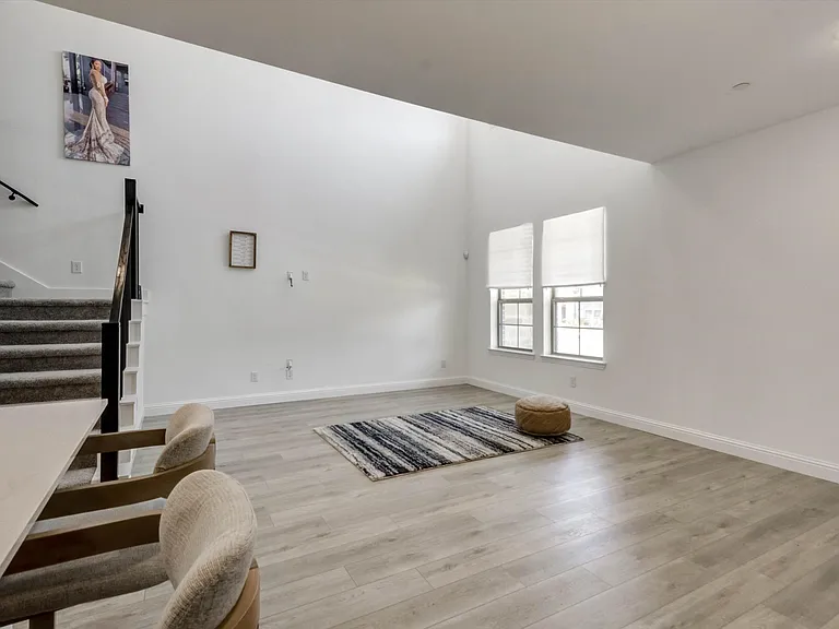 7031 Cedar Creek Dr — Photo 2