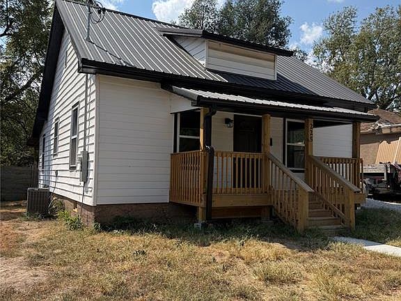 2nd image of 225 Taylor St
