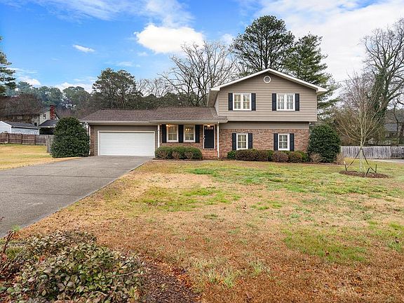 2nd image of 911 Brookwood Dr