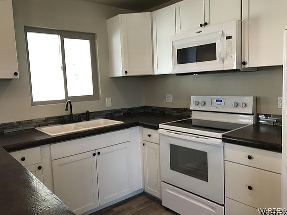 3rd image of 1951 Salem Ln