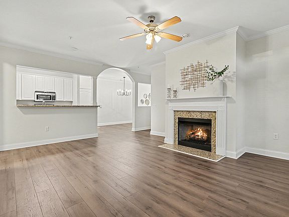 5th image of 2810 Bedford Green Dr APT 207