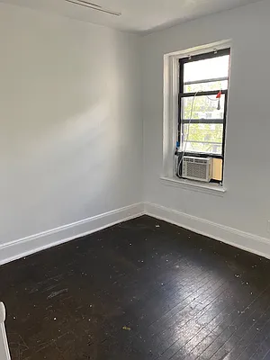 Rented by Batra Group Inc | media 33