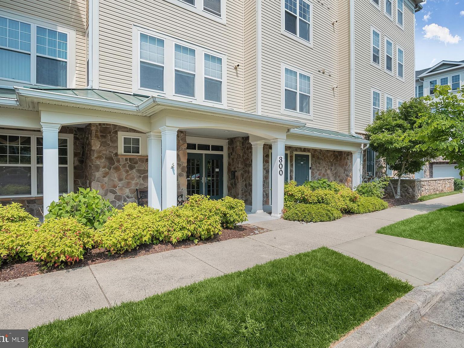 300 High Gables Dr APT 208, Gaithersburg, MD 20878 Zillow