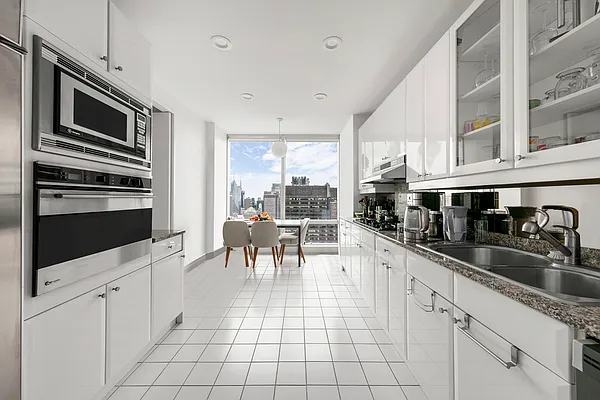 Rented by Compass | media 13