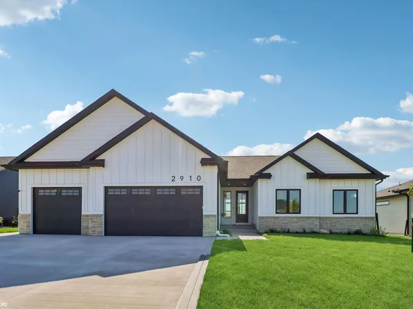 2910 NW Beechwood Dr, Grimes, IA 50111