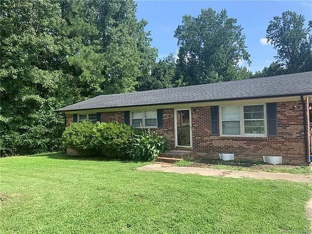 1st image of 802 Castlewood Dr