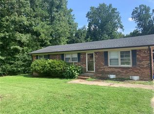 802 Castlewood Dr, Gastonia, NC 28056