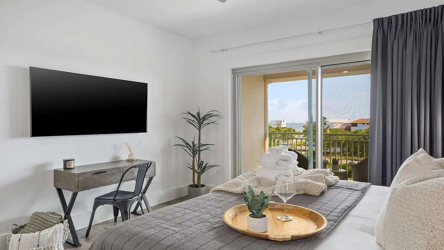 Studio, 1.0 bath, 322 sqft, $1,988 — Photo 3