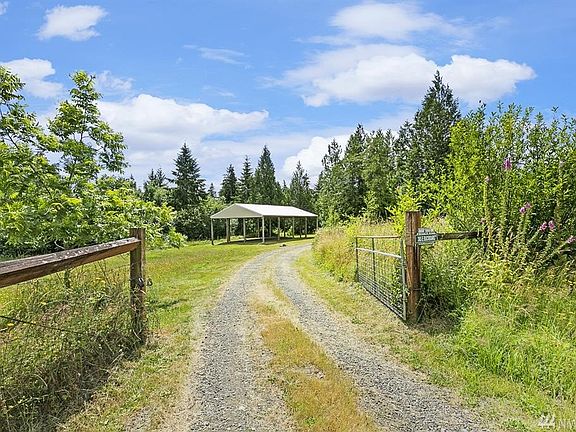 2nd image of 365 E Buckboard Dr