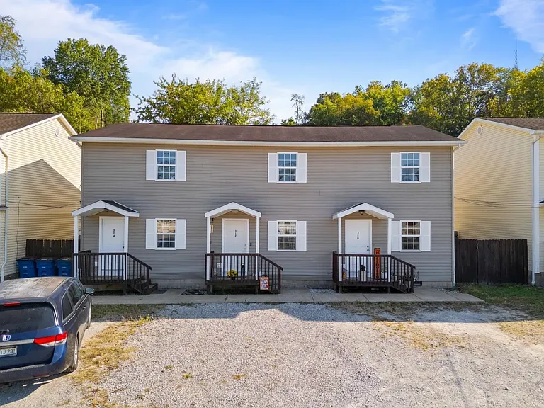 312 Kenova Ave — Photo 1