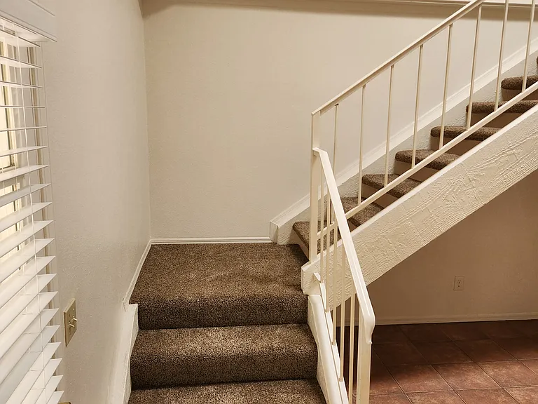 2721 W Estrella Dr — Photo 17