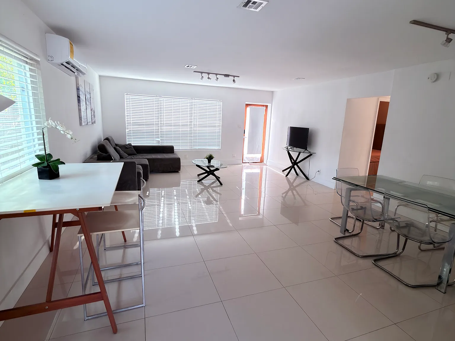 3 bed, $3,000 — Photo 4