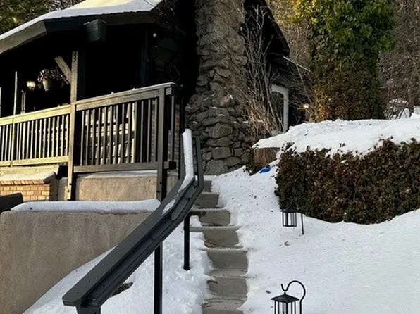 2410 Secret Dr, Running Springs, CA 92382