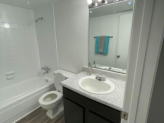 4th image of 8700 Broadway St APT 1384