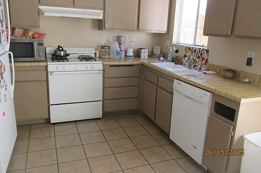 2nd image of 2562 Occidental Cir