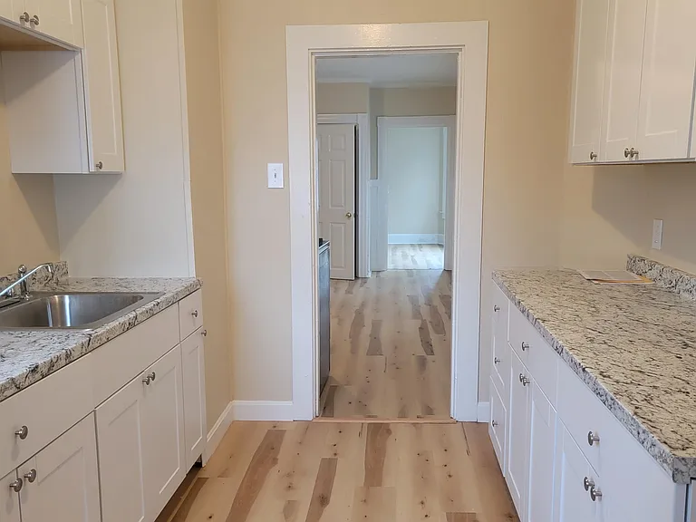 414 Cedar St — Photo 3