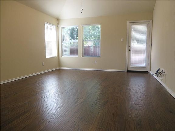 3rd image of 10263 Darkwood Dr