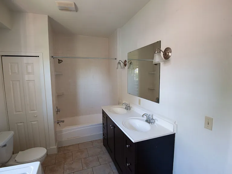 515 N Washington St — Photo 11