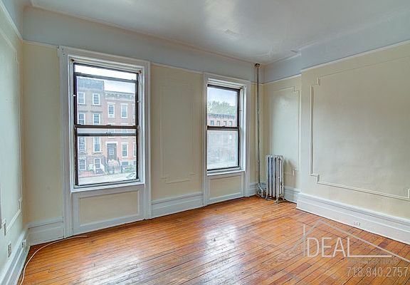5th image of 581 Park Pl APT 2L