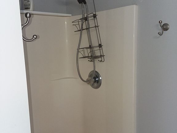 5th image of 319 Rosewood Dr SE