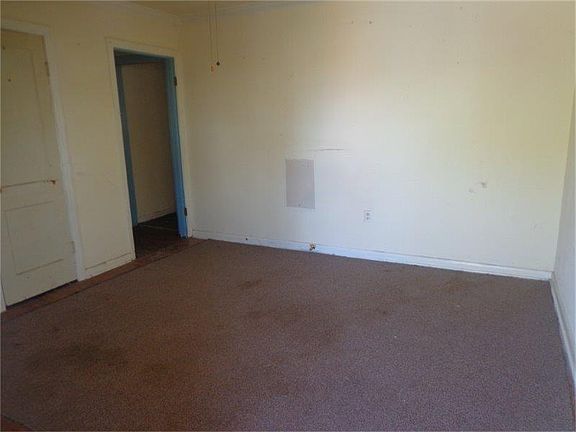3rd image of 6617 S Lincoln St