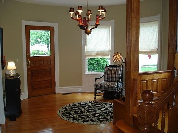 2nd image of 30 Irving Pl