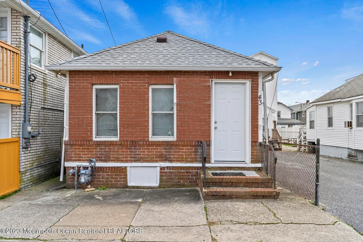43 Lincoln Avenue photo 1