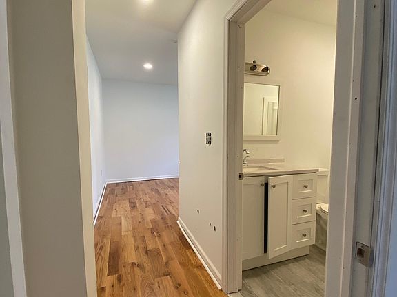 5th image of 118 N 2nd Ave #6