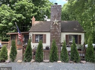 588 N Lake Dr, Lake Harmony, PA 18624
