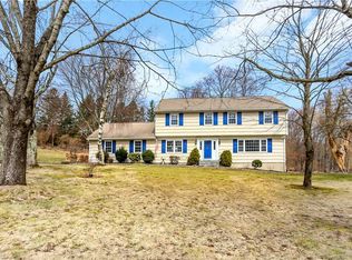 19 Deerfield Ln, Monroe, CT 06468