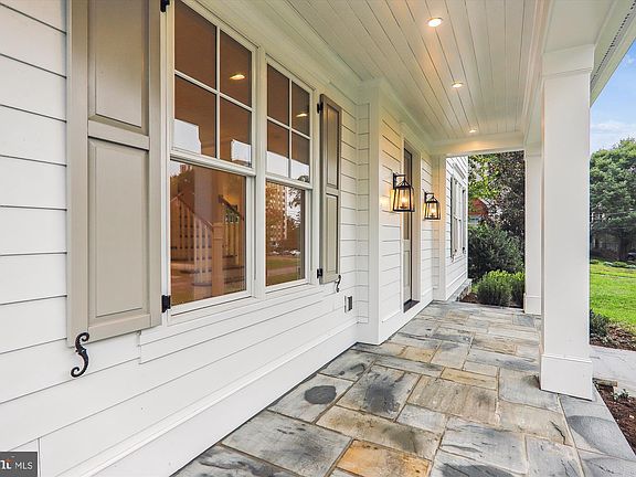 5th image of 110 N Brook Ln