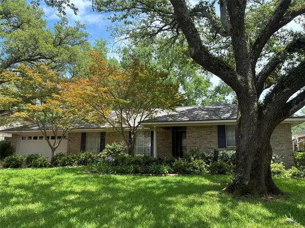 7317 Camelback Dr, Shreveport, LA 71105