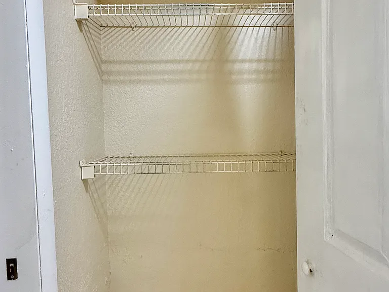 804 W Saint Petersburg Dr #804 — Photo 37