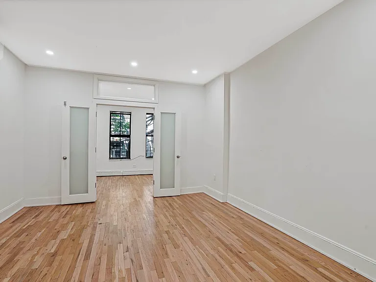 1821 Madison St #6 — Photo 15