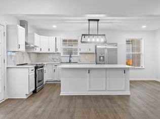 242 Lake Forest Dr, La Vergne, TN 37086