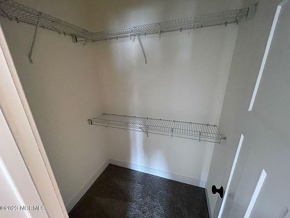 4th image of 44 Lane Ct