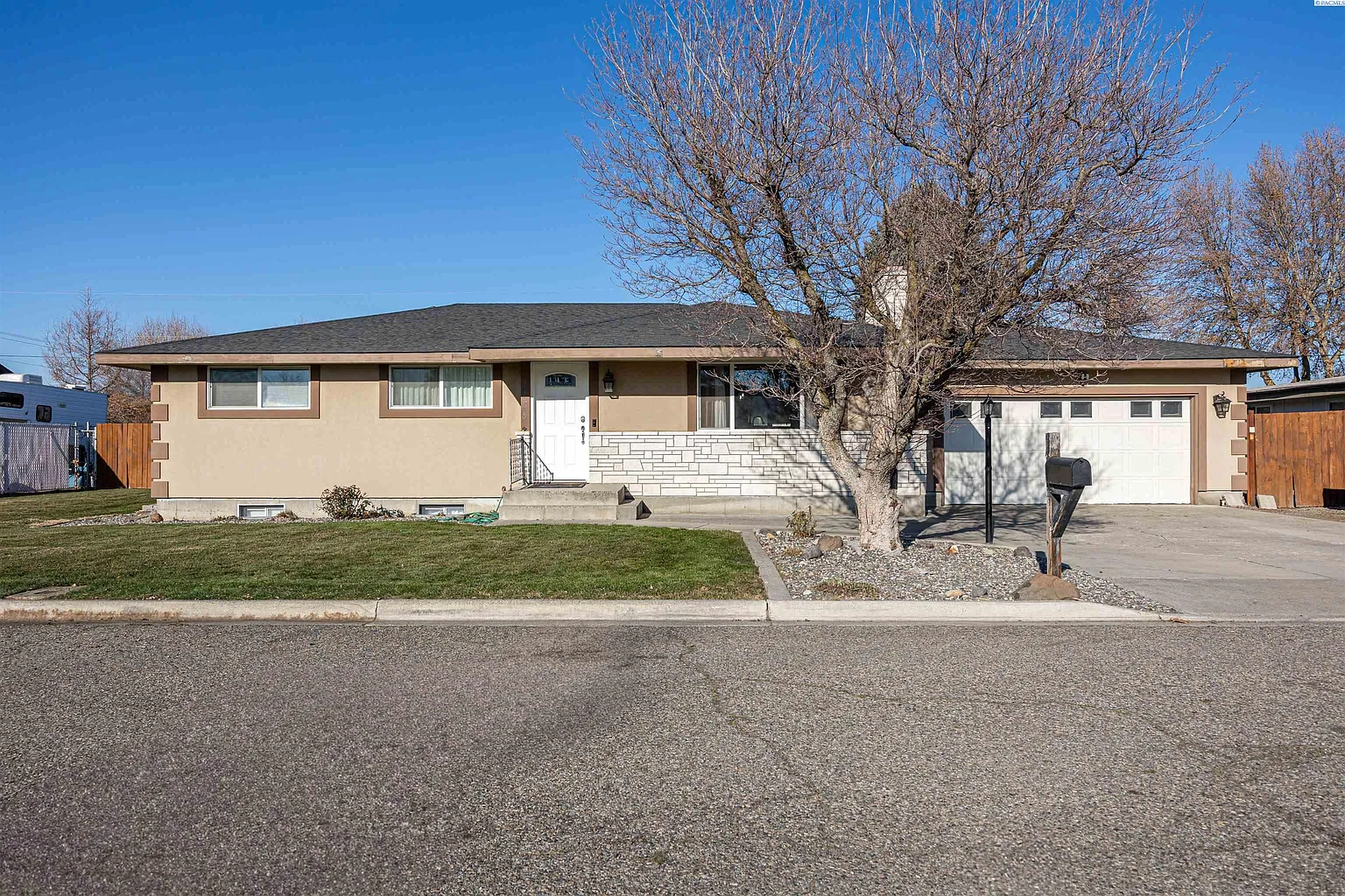3105 Wilcox Dr photo 1